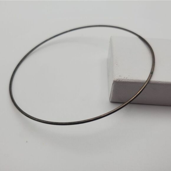 Minimalist slender silver toned bracelet 💥‎ - Picture 1 of 2